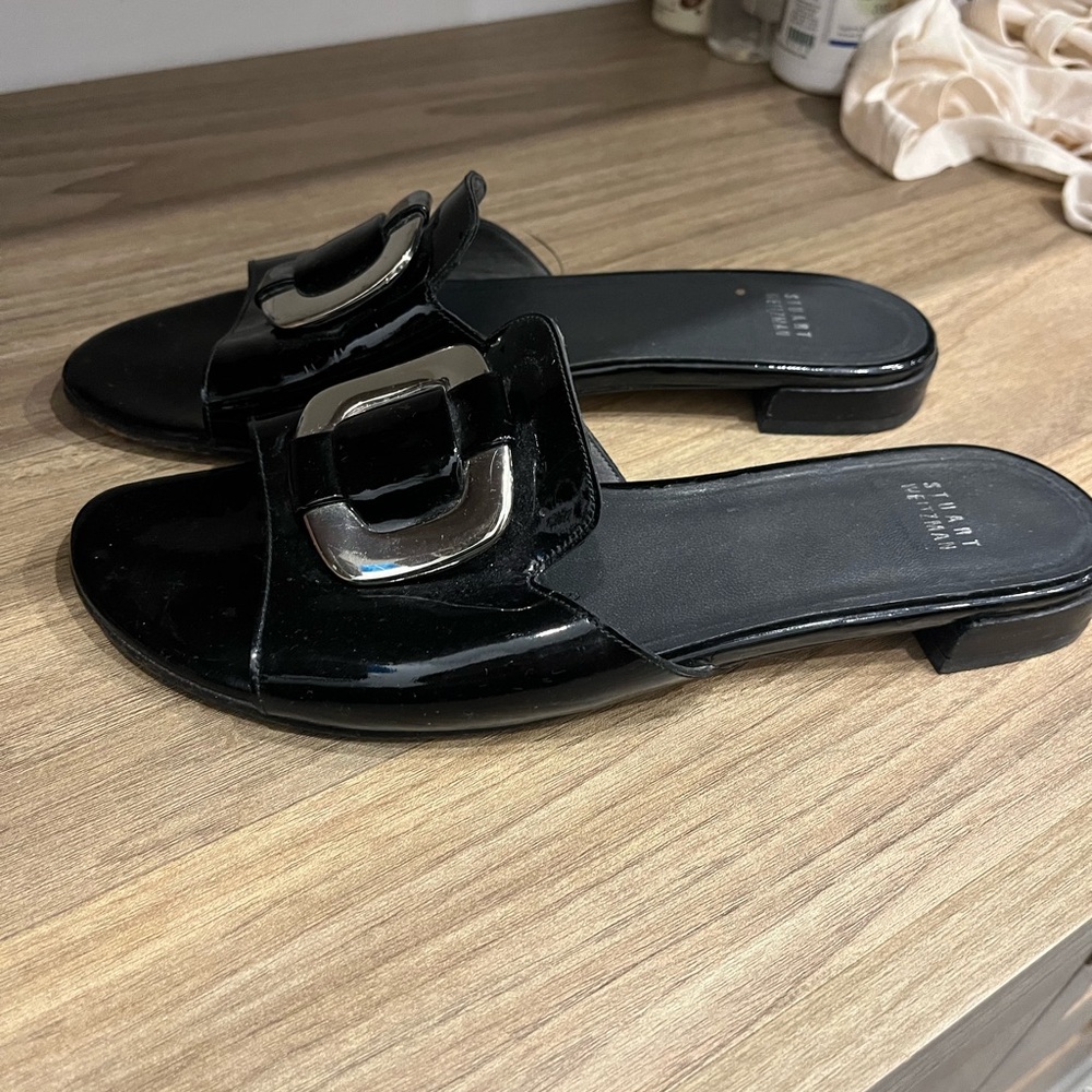 Stuart Weitzman Oden patent leather sandals